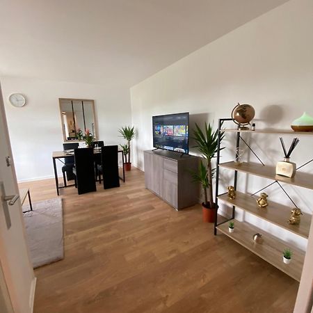 Appartement 59M2 Professionnel Ou Familial Saint Quentin En Yvelines Montigny-le-Bretonneux Exterior foto