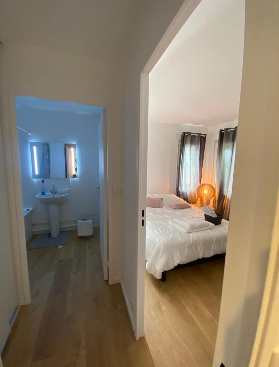 Appartement 59M2 Professionnel Ou Familial Saint Quentin En Yvelines Montigny-le-Bretonneux Exterior foto