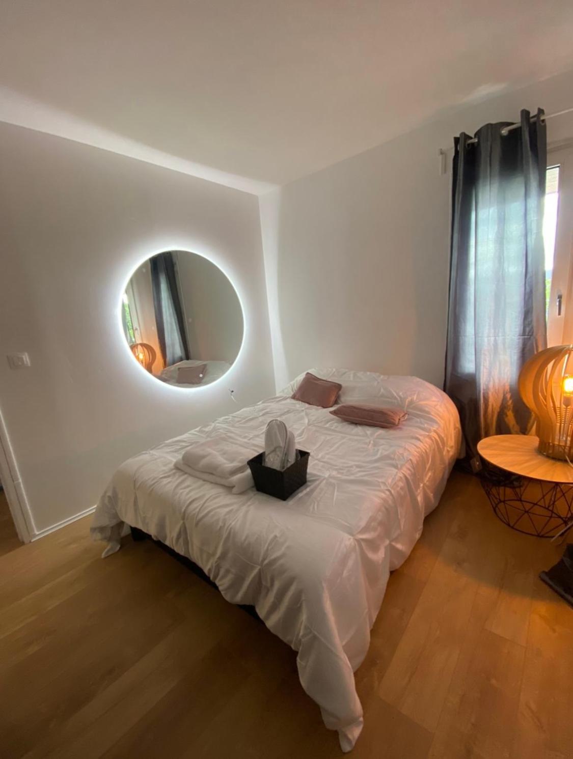 Appartement 59M2 Professionnel Ou Familial Saint Quentin En Yvelines Montigny-le-Bretonneux Exterior foto